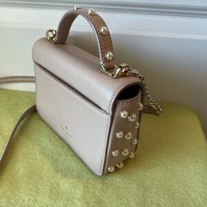 Elegant Pearl-Studded Pink Handbag